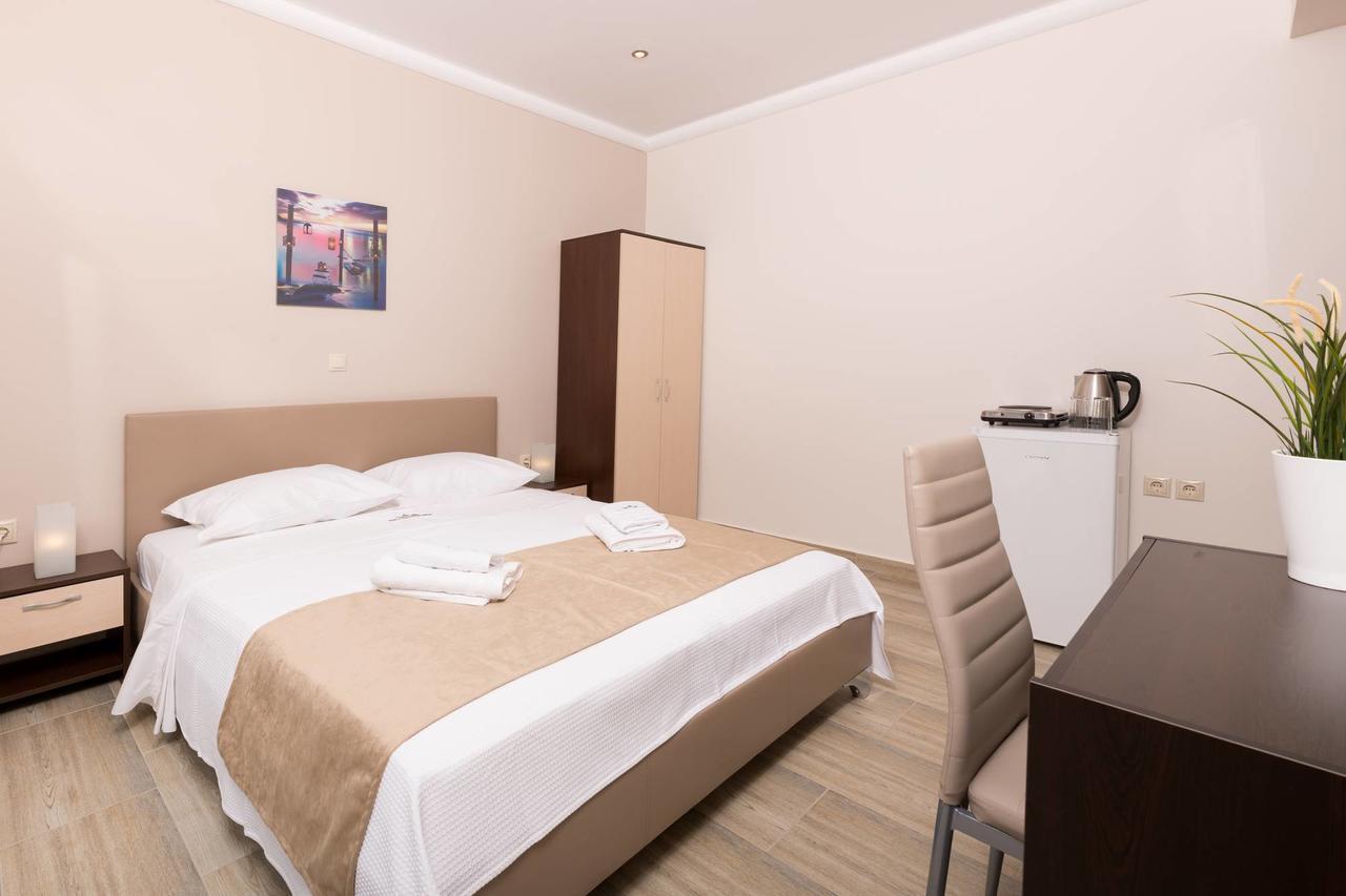 Hotel Ftery Skala Rachoni  Esterno foto