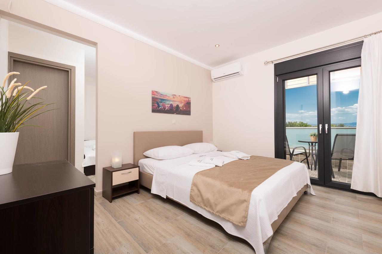 Hotel Ftery Skala Rachoni  Esterno foto